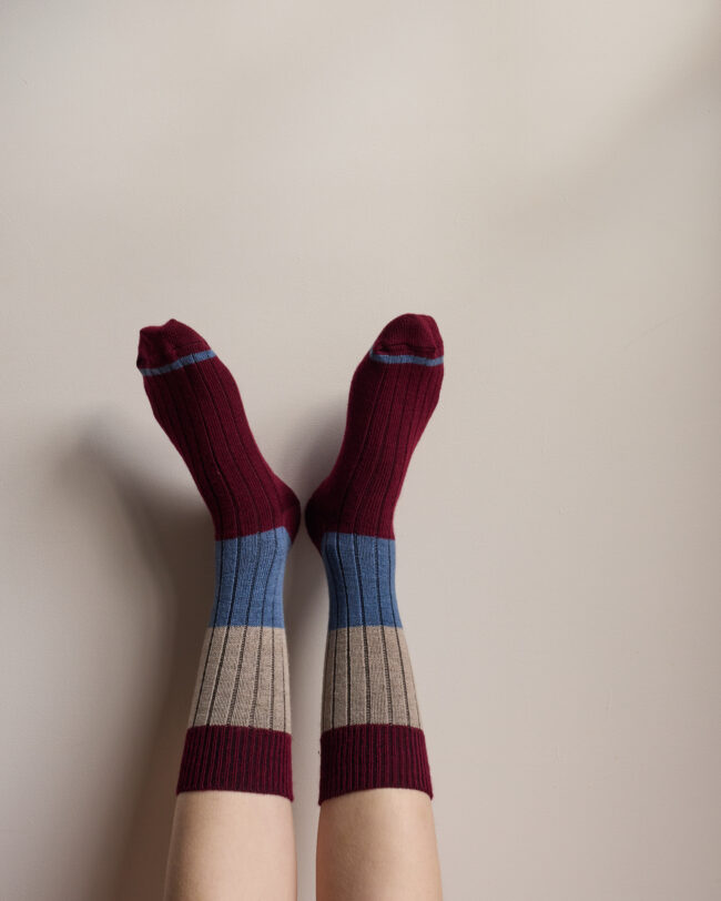 T16 'Chunky Rib' Maroon Merino Wool Socks - Image 2